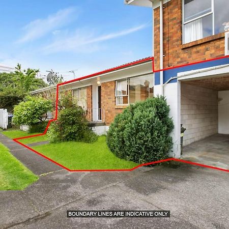 Bright Eden Park Two Bed Townhouse Private Parking Lejlighed Auckland Eksteriør billede