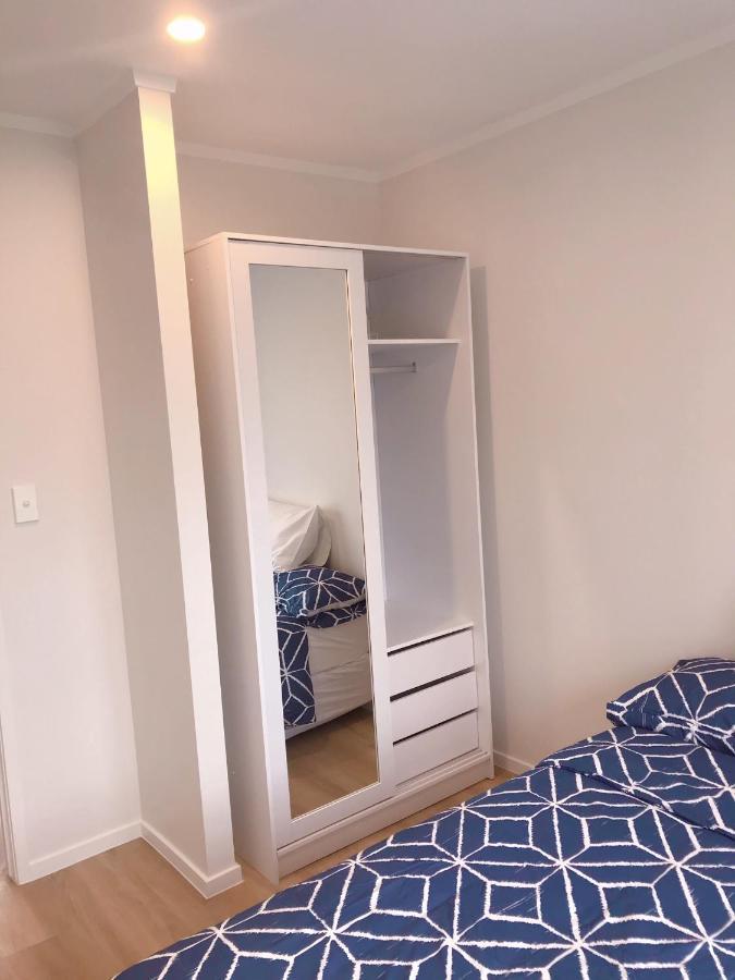 Bright Eden Park Two Bed Townhouse Private Parking Lejlighed Auckland Eksteriør billede