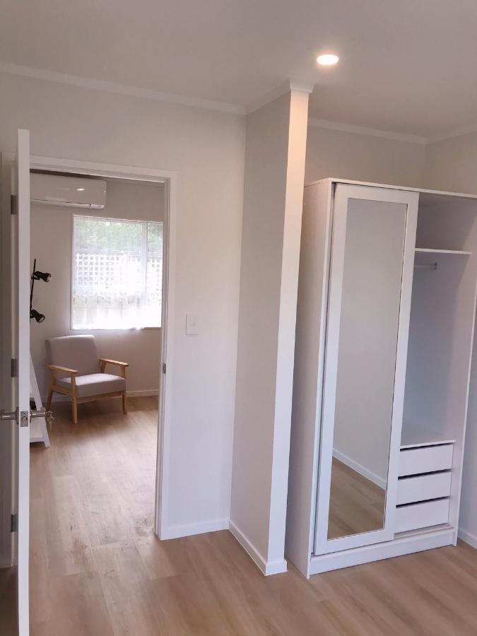 Bright Eden Park Two Bed Townhouse Private Parking Lejlighed Auckland Eksteriør billede