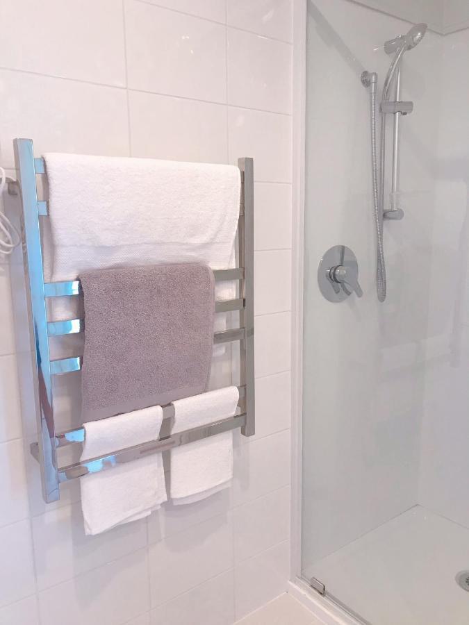 Bright Eden Park Two Bed Townhouse Private Parking Lejlighed Auckland Eksteriør billede