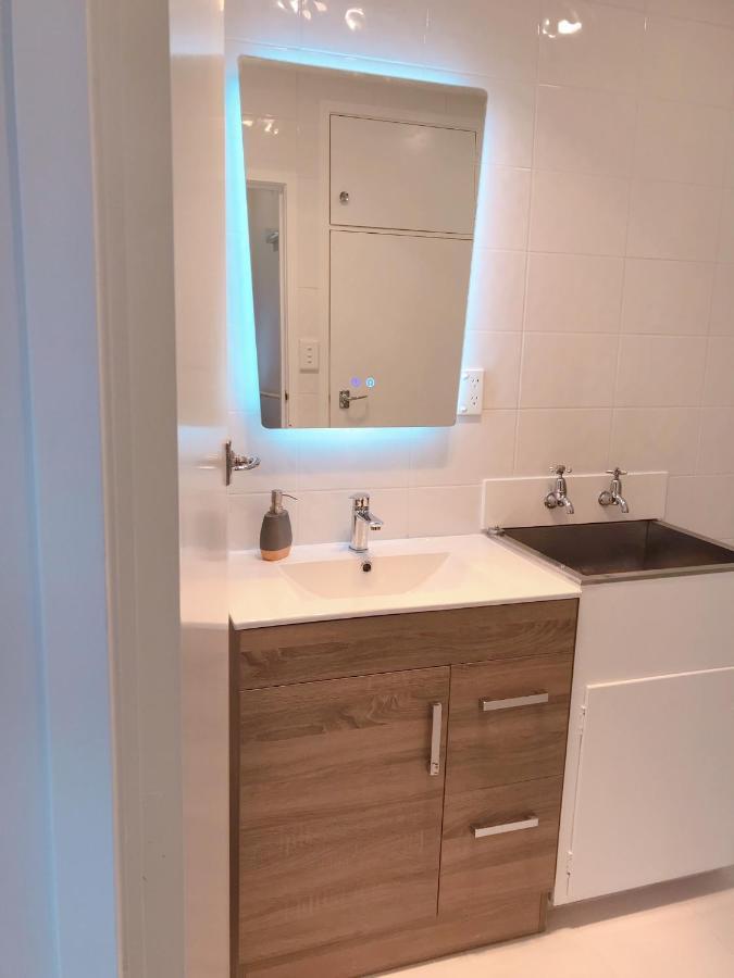 Bright Eden Park Two Bed Townhouse Private Parking Lejlighed Auckland Eksteriør billede