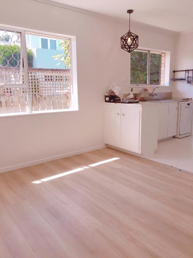 Bright Eden Park Two Bed Townhouse Private Parking Lejlighed Auckland Eksteriør billede